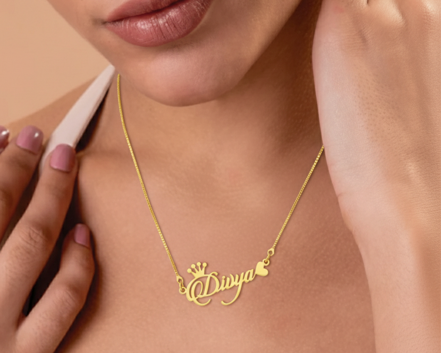 CUSTOMIZED / Personalised single NAME NECKLACE WITH CROWN